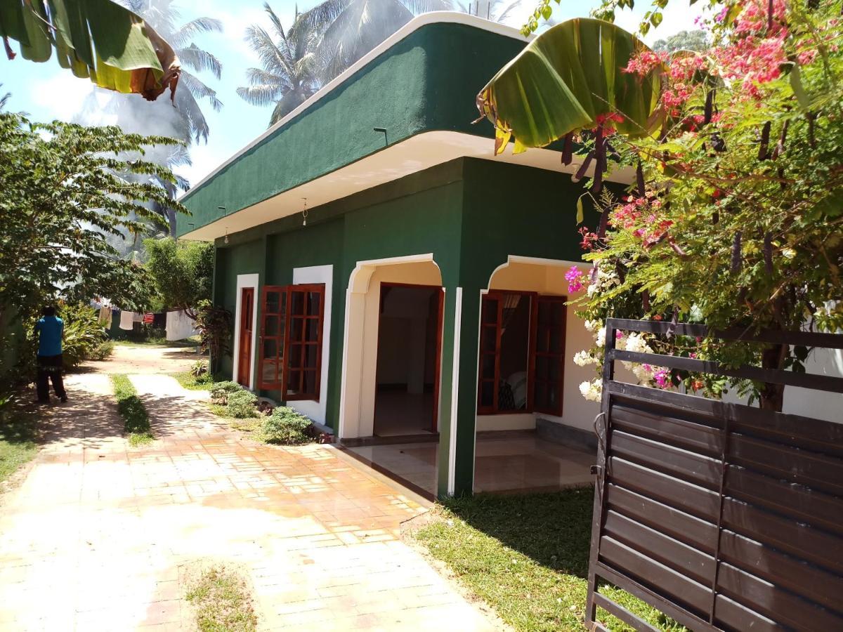 Inn On The Bay Home Passikudah Esterno foto